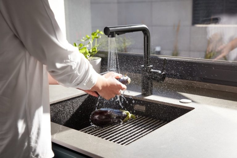 Na co zwrócić uwagę przy wyborze baterii umywalkowej?